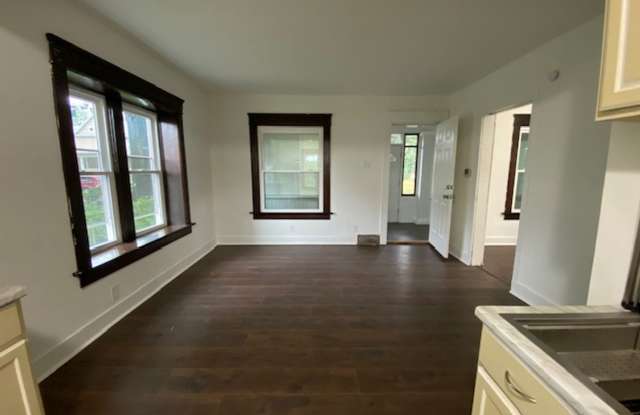 Cozy 2-Bed Single-Family in East Akron — Pet-Friendly, Garage + Covered Patio