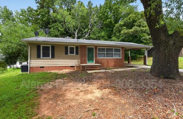 1007 Green Circle Dr