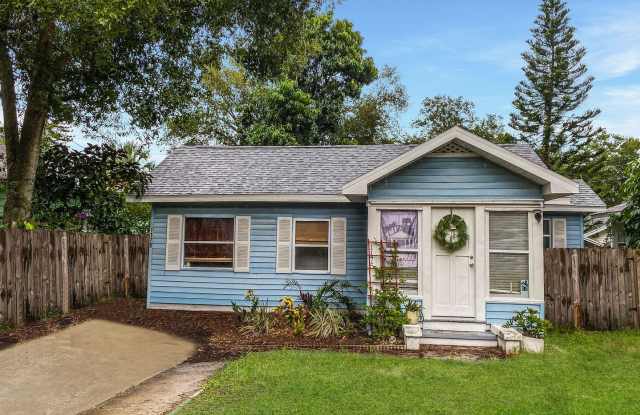 Charming 2bed/1bath Home in Historic Uptown St Pete!