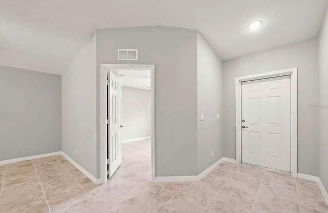 934 TACARO AVENUE SE