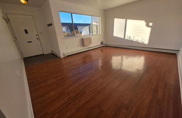 Bright 1 Bedroom Home - Poughkeepsie, NY