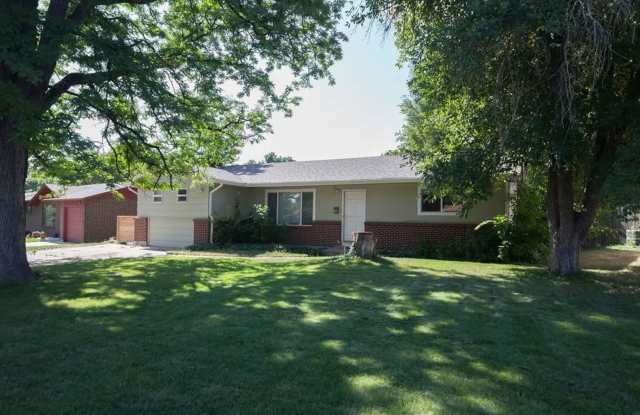 5 Bedroom Home In Fort Collins!