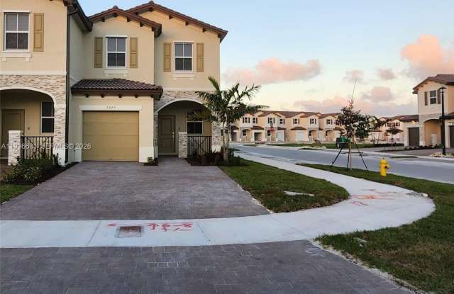 2429 SE 28 DR