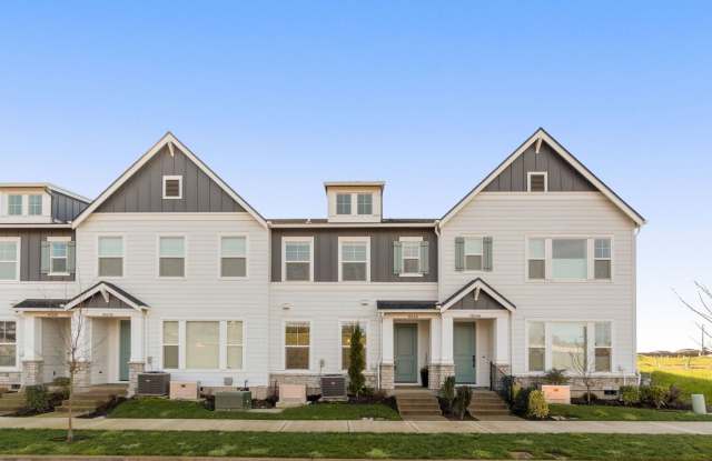 Modern 3 Bedroom, 2.5 Bathroom Townhome in South Cooper Mountain