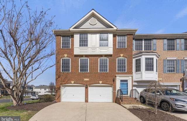 3949 ROYAL LYTHAM DRIVE - 3949 Royal Lytham Drive, Fairfax County, VA 22033