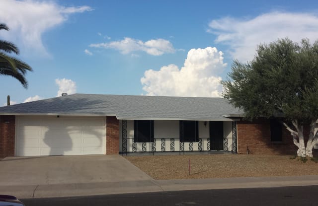 10312 W EDGEWOOD Drive - 10312 West Edgewood Drive, Sun City, AZ 85351