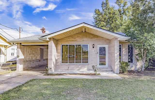 204 NEW ORLEANS BOULEVARD - 204 New Orleans Boulevard, Houma, LA 70364