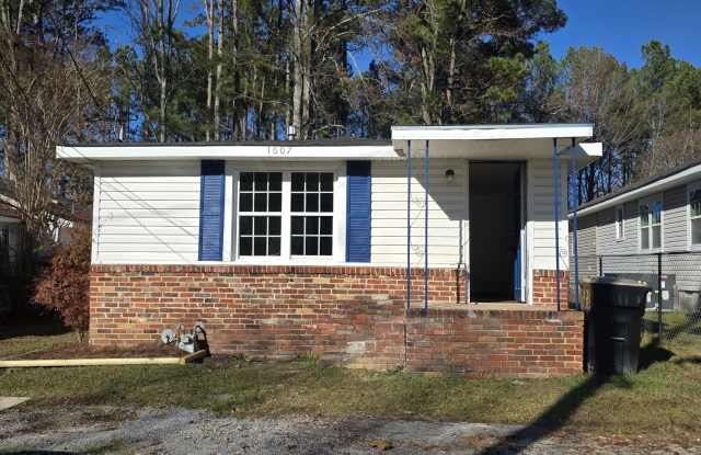 Photo of 1607 Warnke Road Northwest