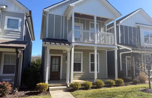 3-Bedroom Home with Flex Room, Pool Access, and Stainless Steel Appliances Near Downtown Cookeville
