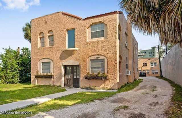 Photo of 1219 E Strawbridge Avenue unit: 4