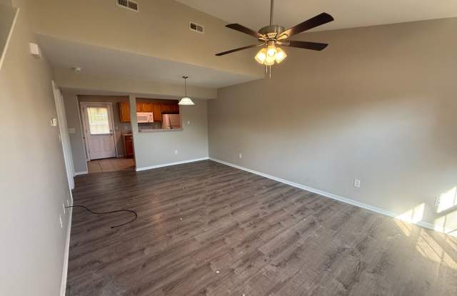 Large 4 BR 3 BA Duplex