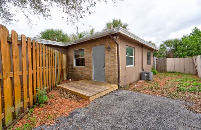 Updated East Delray Duplex | No HOA + Private Yard