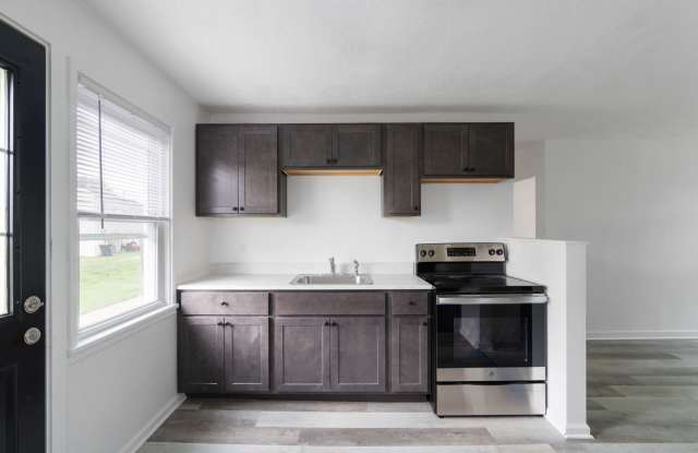 Available in June! 4-Bedroom Townhouse in Scenic Hills Homes - Midland, PA