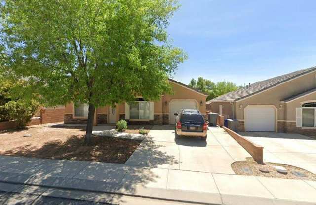 Photo of 2 Bedroom Home in La Verkin - Newer Flooring in Kitchen/Dining Area