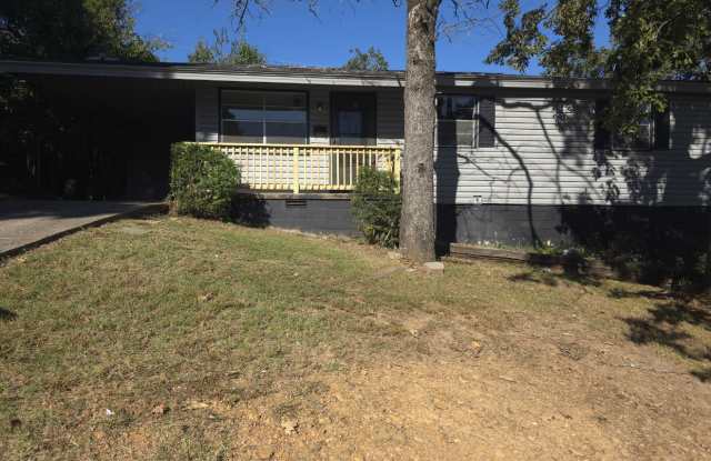 408 Lindenhurst Drive
