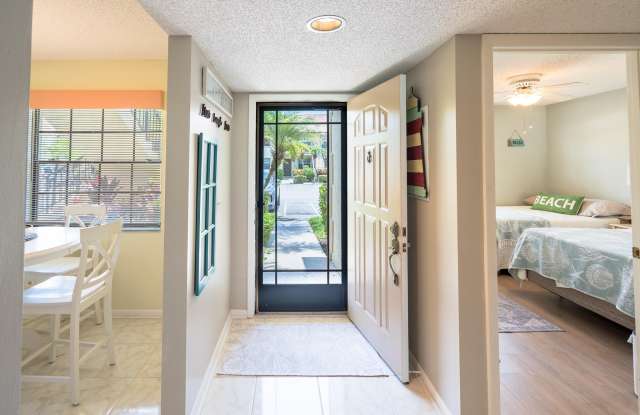 1401 PINECREST Circle