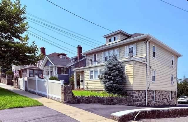 313 Stanley Avenue