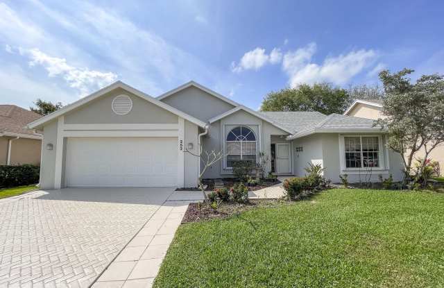 Photo of 252 Moccasin Trail W