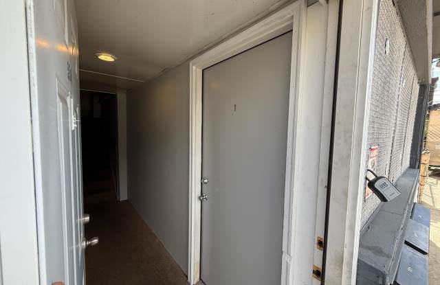 5514 LANSDOWNE Avenue