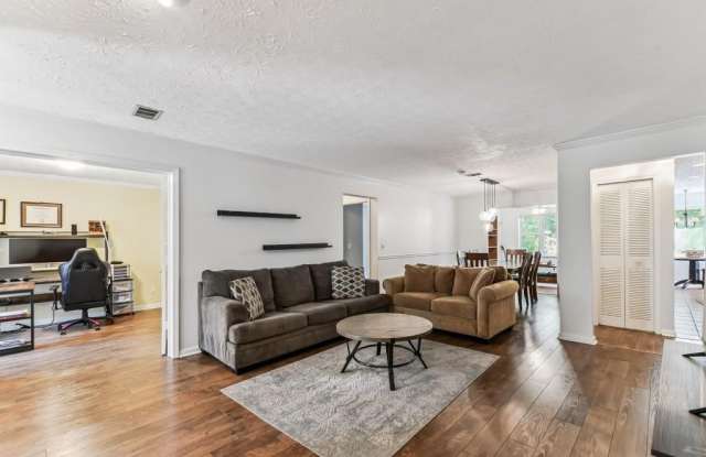 19 Normandy Court NE