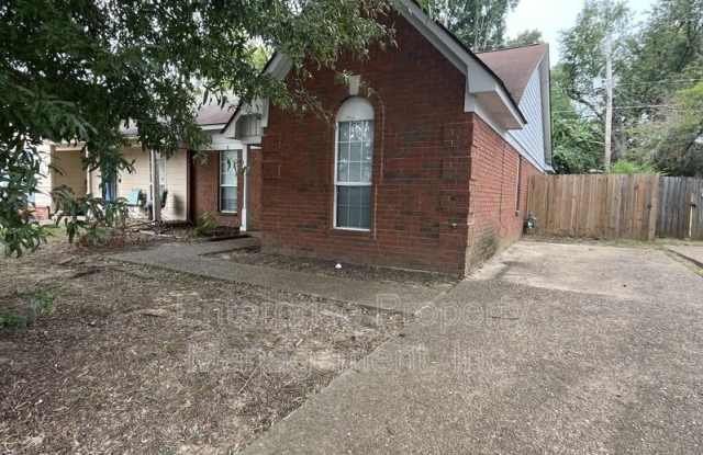 Photo of 3913 Oak Branch Circle East