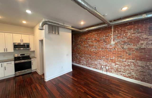 Photo of 3228 W DIAMOND Street unit: 2