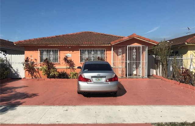 2589 W 70th Pl - 2589 W 70th Pl, Hialeah, FL 33016