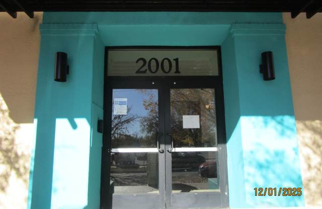 2001 Gold Ave SE
