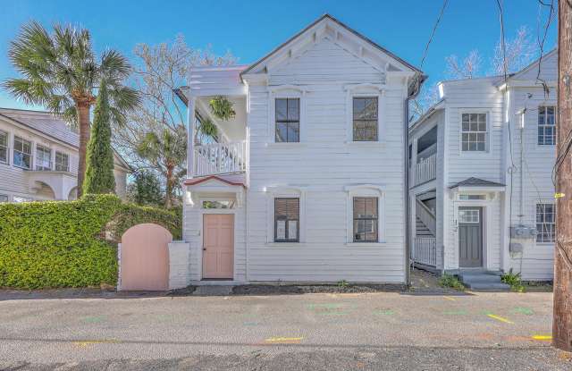 Photo of 10 Humphrey Court unit: B