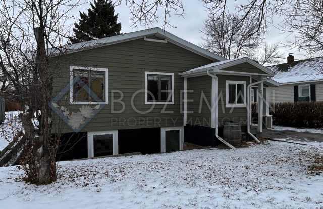 534 North Black Avenue - Upstairs