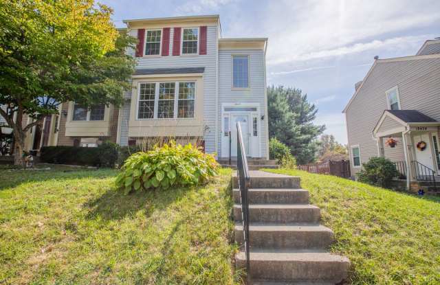 3 BR/2 Full BA  2 Half BA EOG Townhome in Gaithersburg!