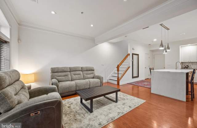 Photo of 589 ODENDHAL Avenue unit: 589