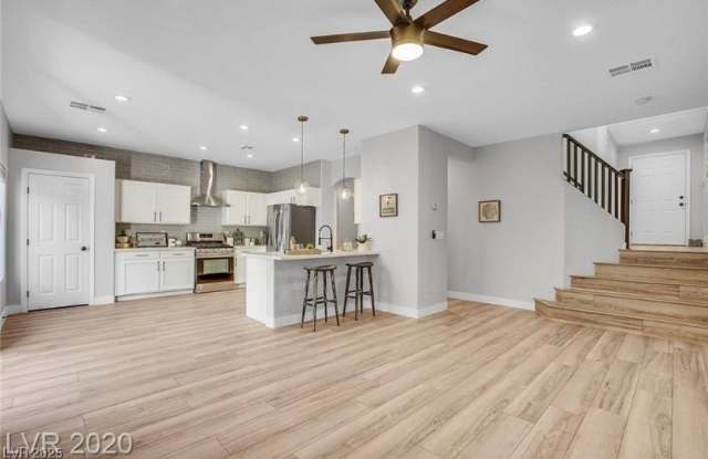 254 Little Minah Court