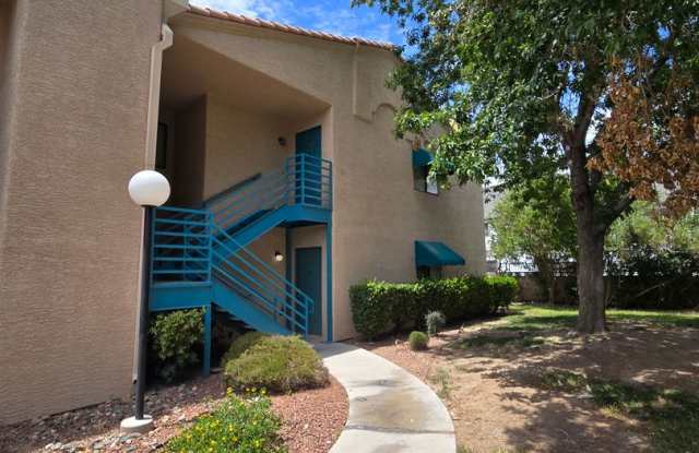 A Fabulous 2 Bedroom, 1 Bathroom Downstairs Unit.