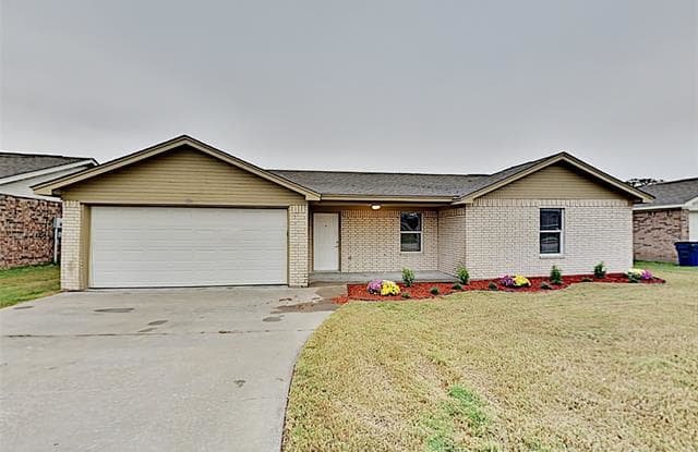 206 Dean Court - 206 Dean Ct, Granbury, TX 76049