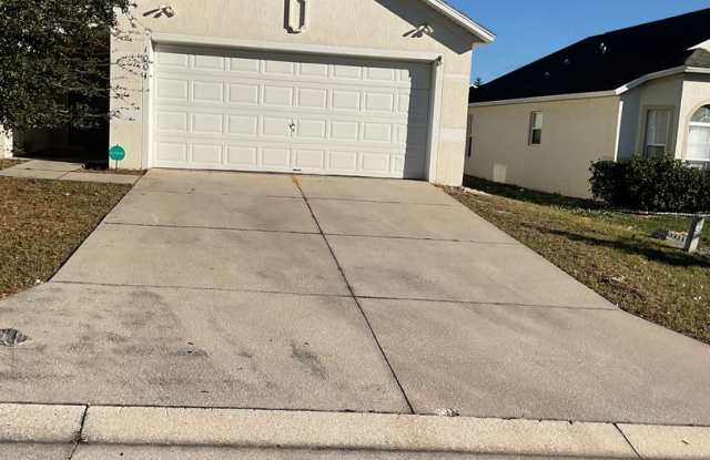 Spacious 3 bedroom, 2 bath home!