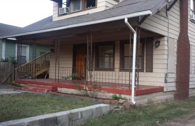 107 N Xanthus Ave