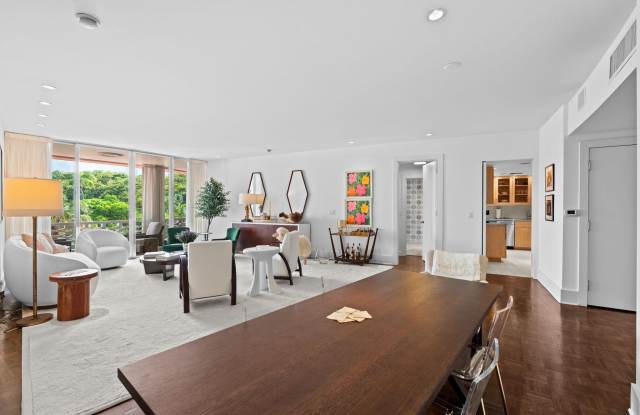 315 S Lake Drive