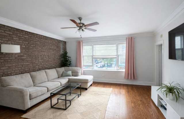 2461 North Clark