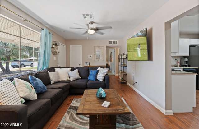 2816 W GRISWOLD Road