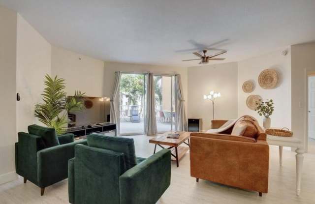 Photo of 802 W Windward Way