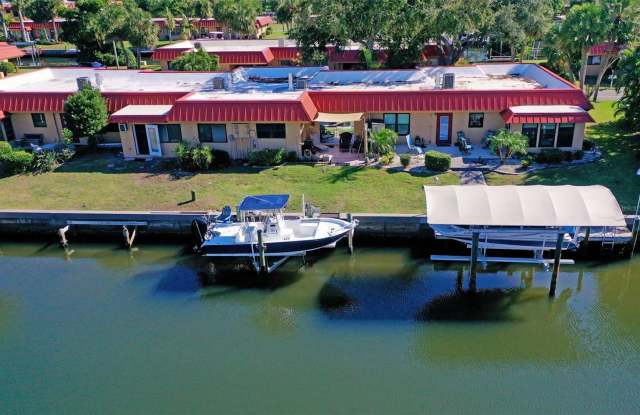 Adorable 1/1 condo with dock and amenity community