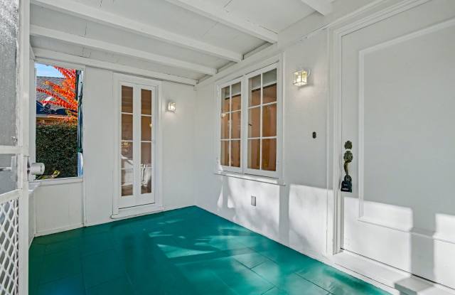 Charming 2-Bedroom Back House in Prime Pasadena Location