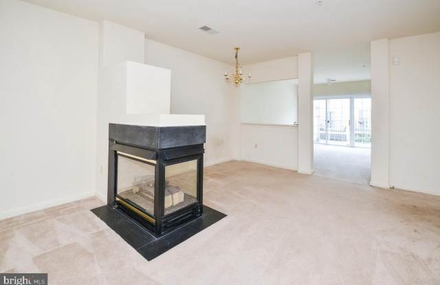 1537 NORTHERN NECK DR #201