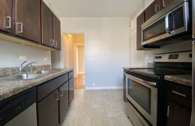 801 West Cornelia Ave.