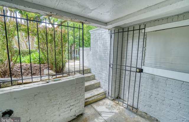 1821 KILBOURNE Place NW