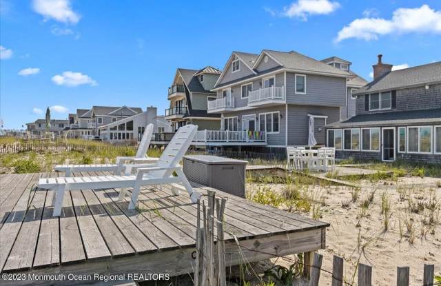 1427 Ocean Front
