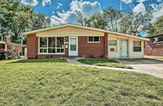 1309 Mendell Dr - 1309 Mendell Drive, University City, MO 63130