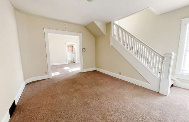 Photo of 940 S 15th St