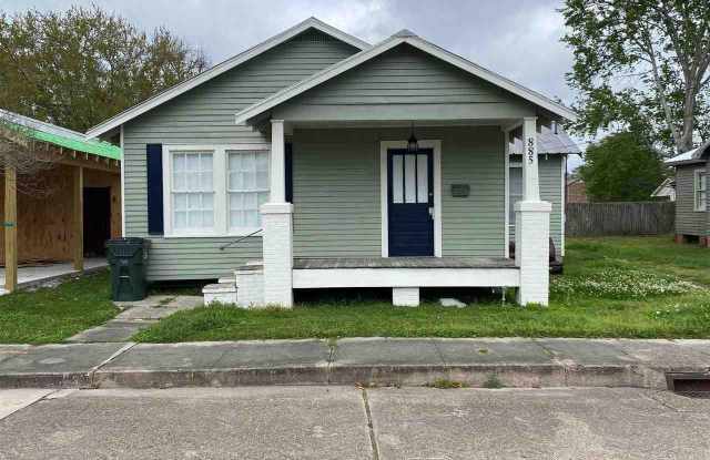 885 HIGH ST